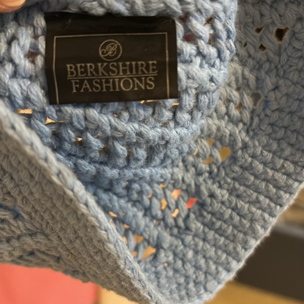 Womens pullover hat - Picture 2 of 3